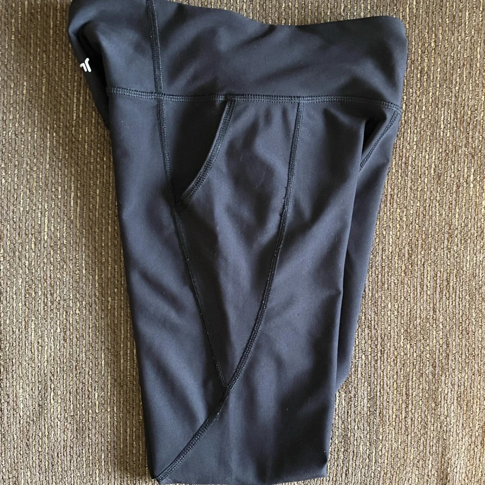 Old Navy Girls black High Rise Powersoft 7/8 leggings, L (10-12)
